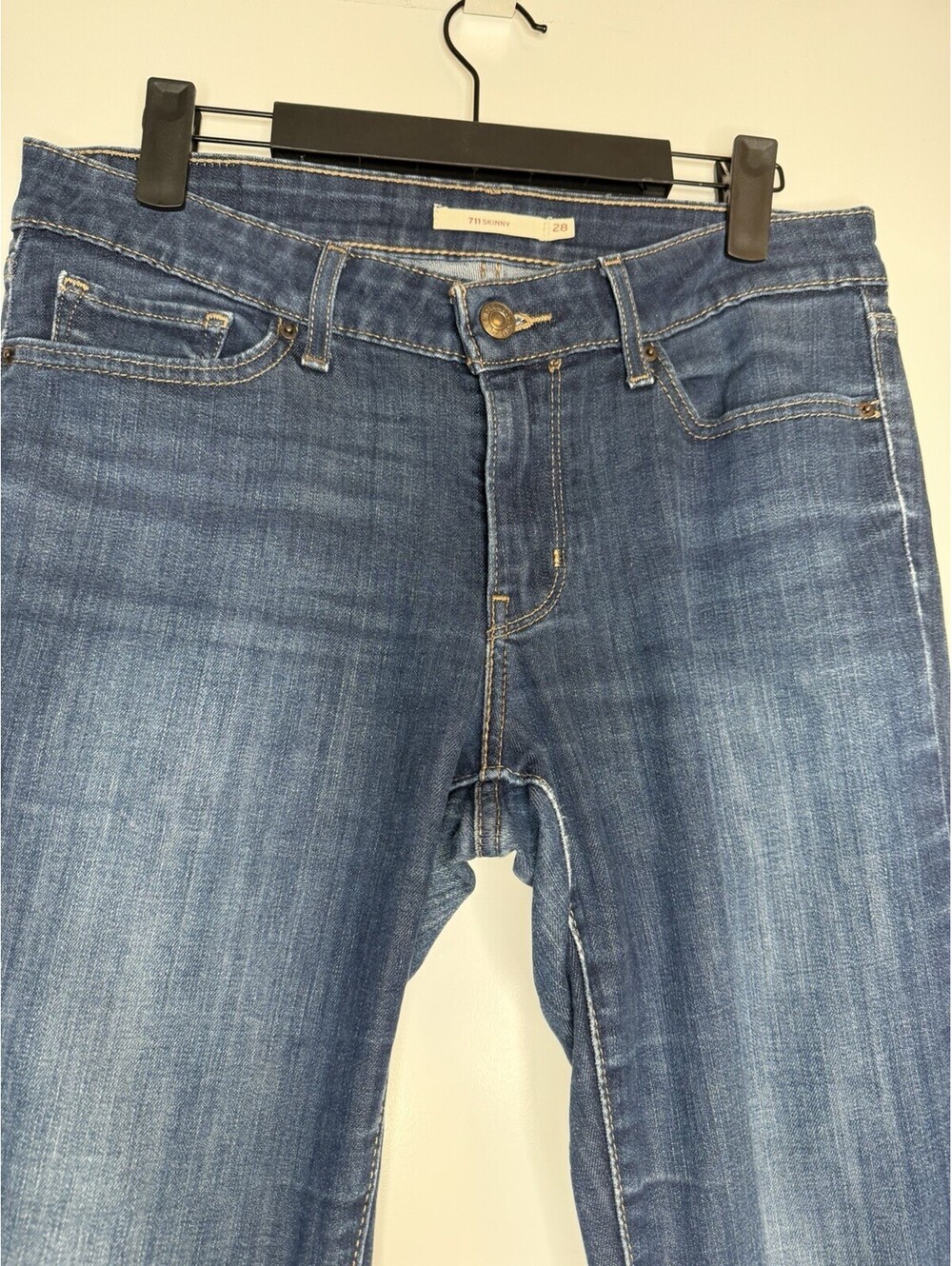 Levi’s 711 Skinny Jeans Women’s Size 28 Dark Wash Stretch Denim 28X32 Classic - Picture 3 of 10